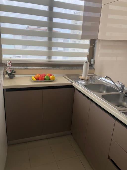 Cozy 1-Bedroom Flat, Beachside Дуррес Экстерьер фото