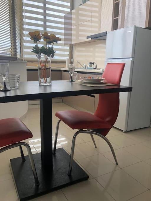 Cozy 1-Bedroom Flat, Beachside Дуррес Экстерьер фото